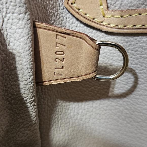 Authentic Louis Vuitton Bucket PM Monogram Canvas -Great Condition - Picture 4 of 17